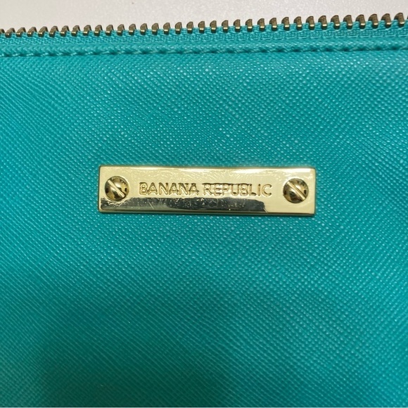 Banana Republic Colorblock Wristlet Aqua/Navy Golden Hardware Faux Leather 5” - Picture 12 of 12